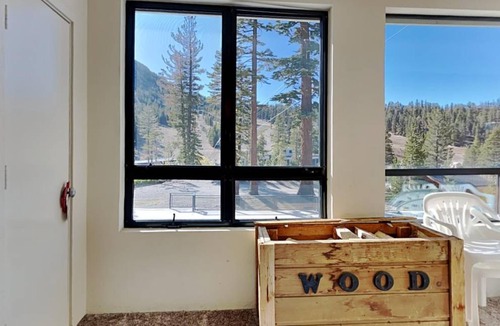 Mammoth Lakes Condo | Condo ∙ 2 bedrooms ∙ 6 guests
