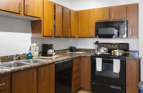 Glendale Sports and Entertainment District House | Contemporary 2BR Condo with Hot Tub & Gym in Zone Westgate