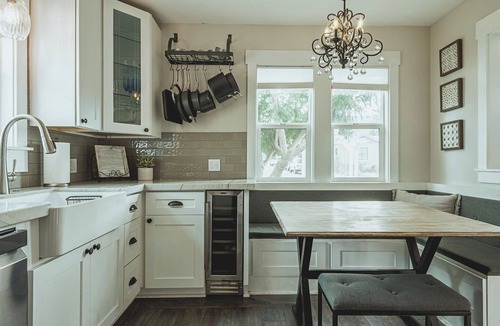 San Luis Obispo House | Contemporary Boutique Bungalow+Backyard+Walkable