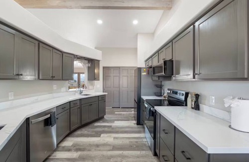 Clarkdale House | Contemporary, elevated, open-concept chateau with 4-bedrooms - Sedona Views