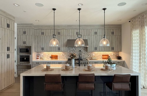 Montebello House | Contemporary Luxury Villa with Panoramic City Views in Montebello