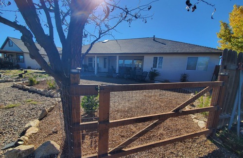 Chino Valley House | Cool Mountain Ranch · Sleeps 8 · Near Gunsite, Windmill House & Prescott