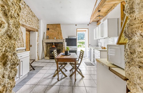 Saint-Germain-dEsteuil House | Cool Stone House in Amélie with Garden and Wi-Fi