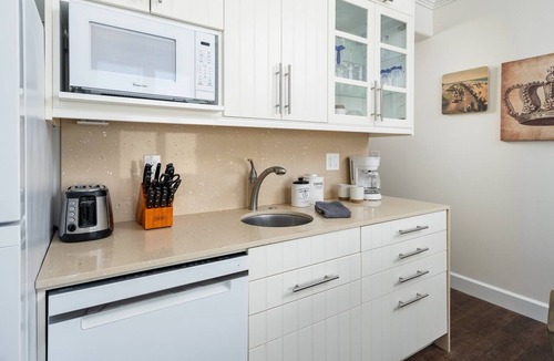 Coronado Condo | Coronado Crown Villa 2- Last Chance for July | Walk to Beaches, Dining & Everyth