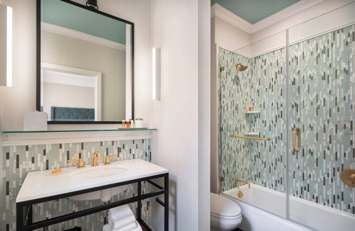 Tenderloin Hotel | Courtyard by Marriott San Francisco Downtown/Van Ness Ave.