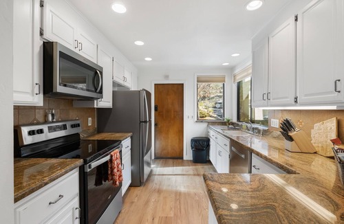 Hidden Valley Ranch House | Coyote Vacation Rental | 3-BR House on Coyote Dr, Prescott | mins to DT Patio Pool Tennis