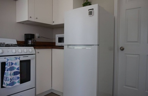 Del Aire Apartment | Cozy 1-bedrm apt. w/AC close to Beaches and SoFi