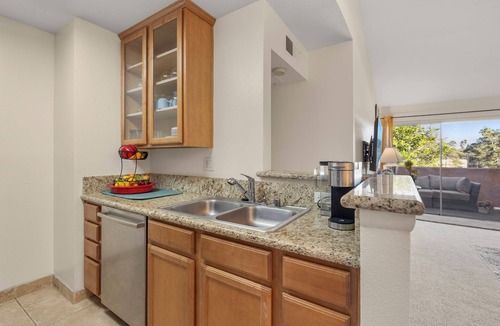 University City Apartment | Cozy 1-bedroom apartment in enchanting La Jolla/San Diego with AC