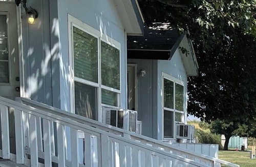 Isleton Cabin | Cozy 1-Bedroom Cabin in Isleton-Cabin 47