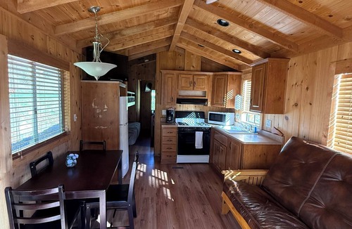 Winters Cabin | Cozy 1-bedroom Cabin on Putah Creek-Cottage 66