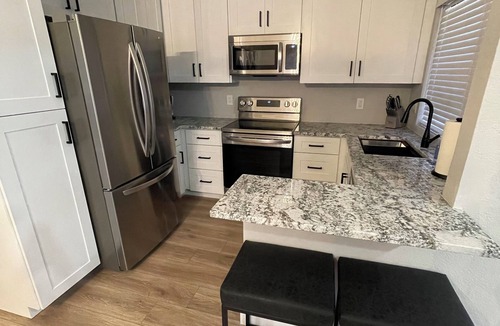 Paradise Valley Village Condo | Cozy 1-bedroom condo with 1 car garage in beautiful Scottsdale
