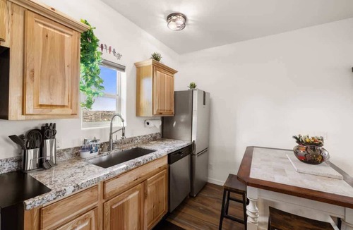 Lynx Mountain View Estates House | Cozy 1BR casita with full kitchen and great views.