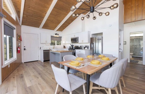 Pine Mountain Club Cabin | Cozy 2 Bedroom Cabin In Pine Mountain Club With Breathtaking View!