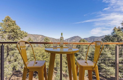 Pine Mountain Club Cabin | Cozy 2 Bedroom Cabin In Pine Mountain Club With Breathtaking View!