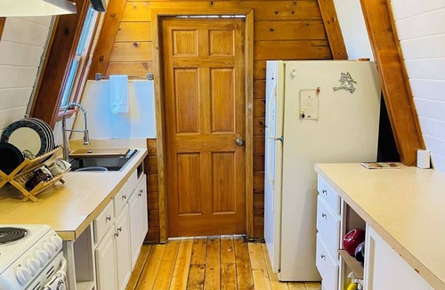 Lake Montezuma Cabin | Cozy 2-Bedroom Cabin in Tranquil Lake Montezuma with AC