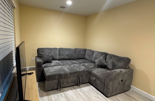Downey House | Cozy 2-bedroom house in charming Downey with AC