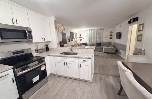 Santee House | Cozy 2-bedroom house in tranquil Santee with AC. Very spacious, peaceful area.