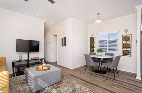 Lincoln Acres House | Cozy 2-bedroom mobile home in delightful Chula Vista with AC, fitness room