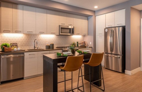 Sunnyvale Condo | Cozy 2BR Condo w Pool at Savoy: Escape to Serenity