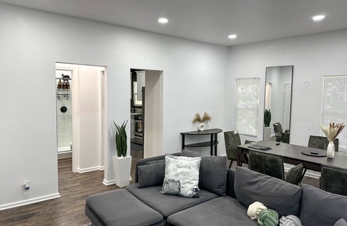 Florence-Graham House | Cozy 2BR Duplex in Downtown LA