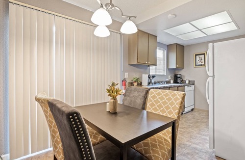 Citrus Heights Apartment | Cozy 3BR Retreat in Citrus Heights w/Parking!