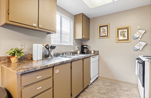 Citrus Heights Apartment | Cozy 3BR Retreat in Citrus Heights w/Parking!