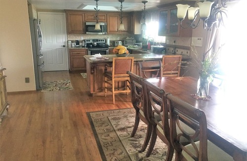 Antioch House | Cozy 4-bedroom house in peaceful Antioch with WiFi, AC