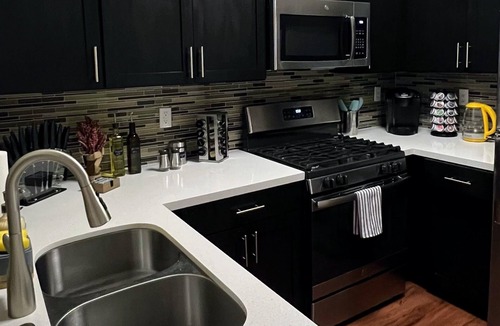 Fox Hills Apartment | Cozy and Quiet/pool/gym/free parking/10 min to LAX