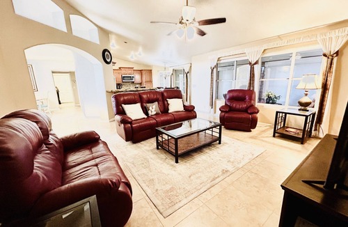 Sunland Village East House | Cozy Beautiful Mesa Escape Golf King Bed Sauna Relax! 55+ Sunland Golf Community