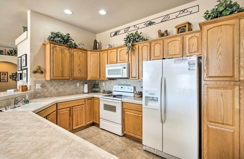 Bullhead City House | Cozy Bullhead City Home w/Patio & Mountain Views!