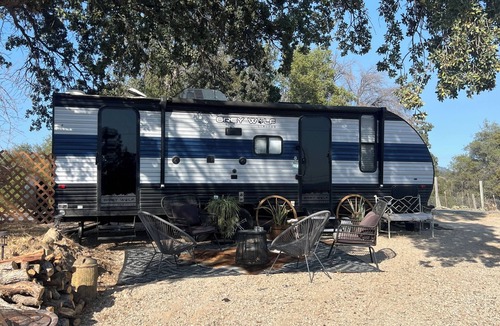 Coarsegold House | Cozy camper trailer in the foothills of the Sierra Nevada’s. Near Yosemite!