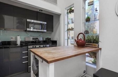 Little Italy Apartment | Cozy chic loft in the heart of Little Italy