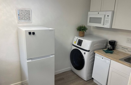 East Side Capistrano Cottage | Cozy Cottage Near Oceanside Pier - Remodeled & Brand New