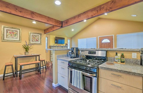 Mount Baldy Cottage | Cozy Cottage w/Grill - 5 Mi to Mt Baldy Resort!