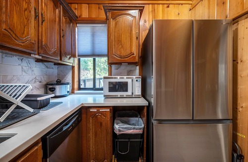 Crestline House | Cozy Crestline Cabin Near Lake Gregory