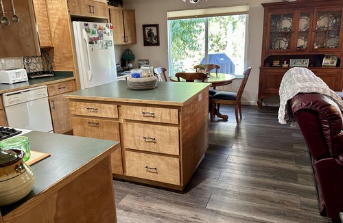 Plumas Eureka House | Cozy Evergreen Cabin, walking distance from Plumas Pines golf course