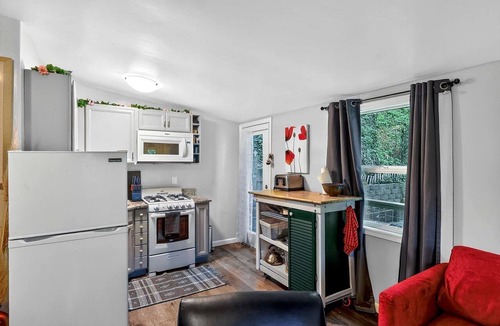 Hacienda Cabin | Cozy Forestville Cabin in Sonoma Wine Country Near Russian River, Forestville CA