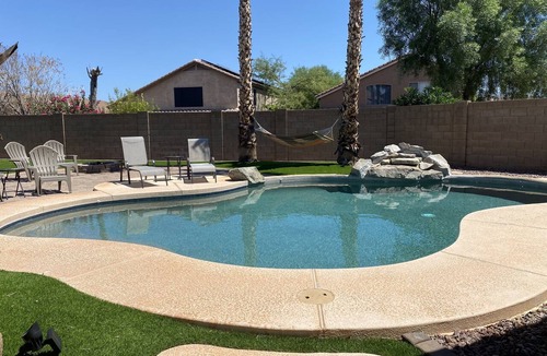 Kingswood Parke House | Cozy getaway home w/POOL and GREAT location!