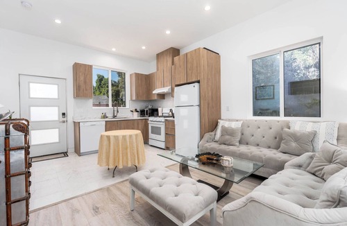 Van Nuys House | Cozy Haven: 1BD Gem in Van Nuys