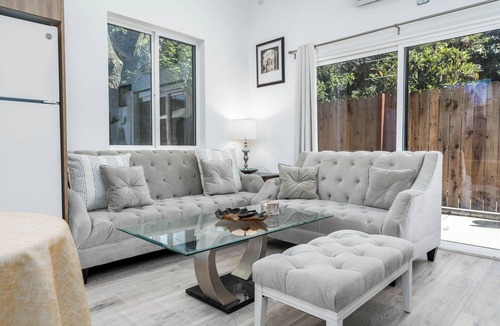 Van Nuys House | Cozy Haven: 1BD Gem in Van Nuys
