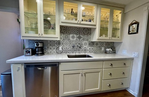 Prescott House | Cozy Historic Farmhouse-2 Bedroom Downstairs Unit - Walk Downtown & Whiskey Row