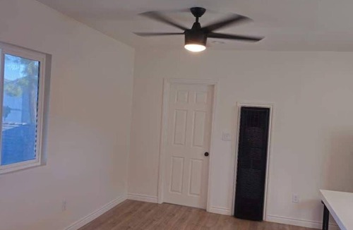 Paramount Apartment | Cozy Home Minutes to Beach Cities!