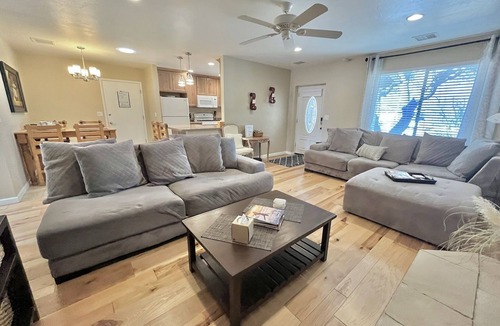 Prescott House | COZY HOME WITH LARGE SHADED BACKYARD. HOT TUB,CORN HOLE,FIREPIT,
