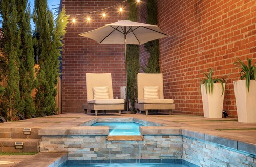 Los Angeles House | Cozy Home With Pool & Hot Tub