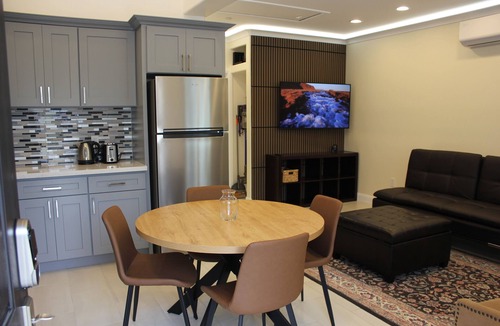 Pasadena House | Cozy Modern Stay in Pasadena, Detached One Bedroom ADU.