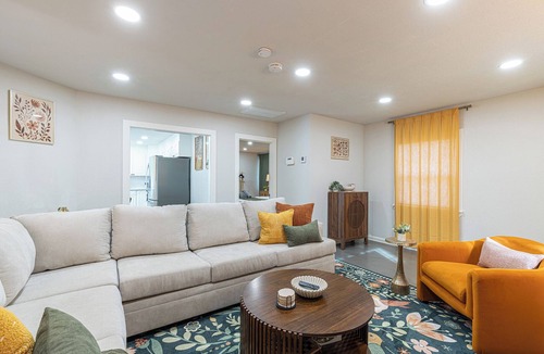 Napa House | Cozy Napa Wine Retreat-Warm & Inviting Home with Patio