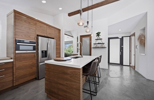 Los Angeles House | Cozy Oasis in Oakley with Basketball court,pool