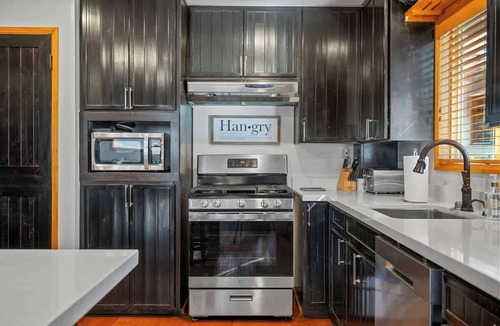 Summit Estates House | Cozy Paradise Cabin | Hot Tub | Game Room | By Slopes