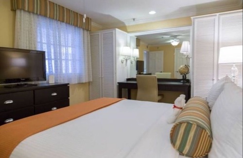 Carlsbad Village Resort | Cozy resort in lovely Carlsbad WALK TO BEACH, wifi, fitness room, FREE parking