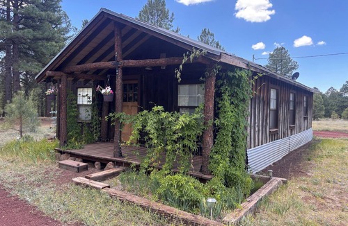 Parks Cabin | Cozy Rustic Ranch Cabin close to Williams in Parks
